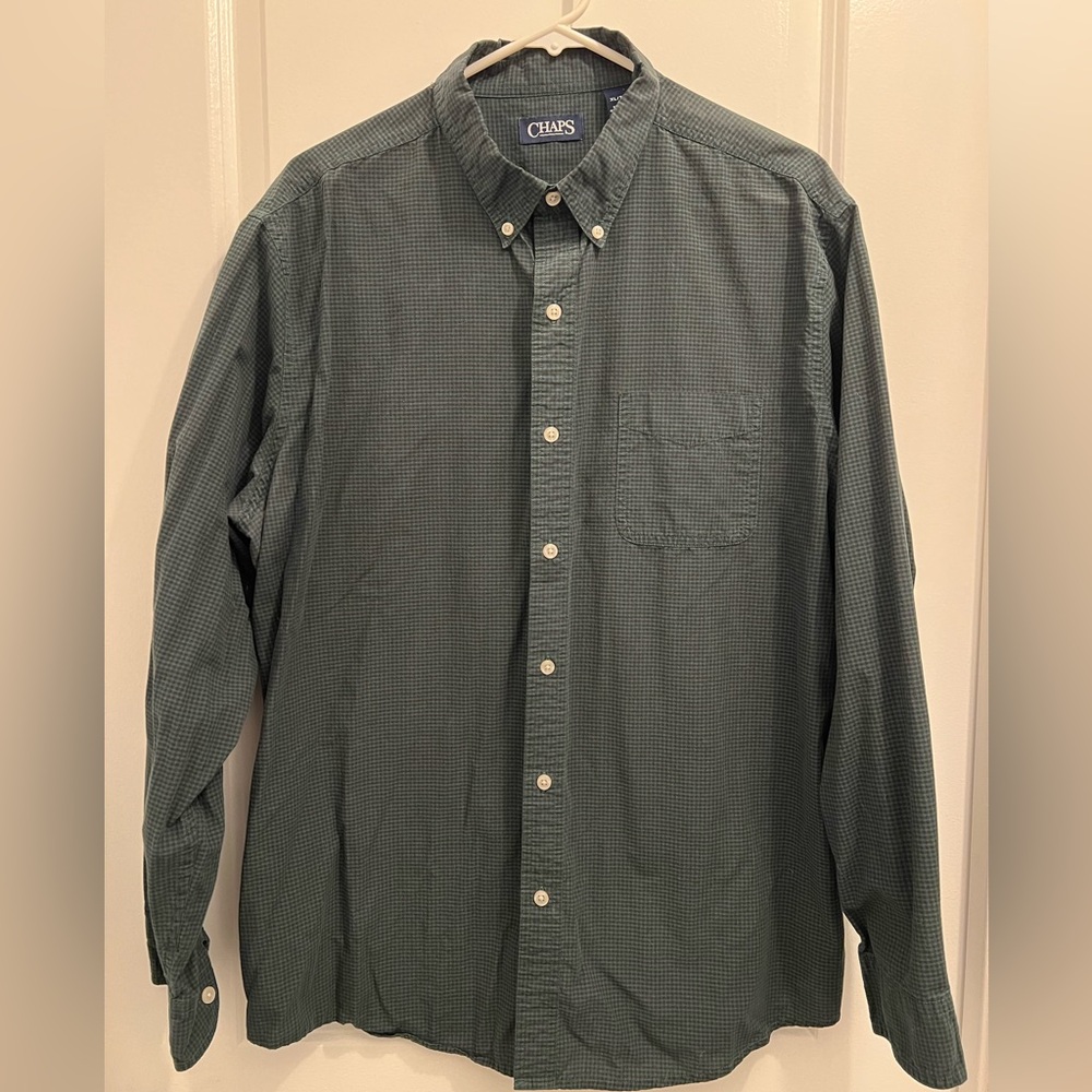 Chaps, long sleeved shirt
Green plaid, front pocket
XL